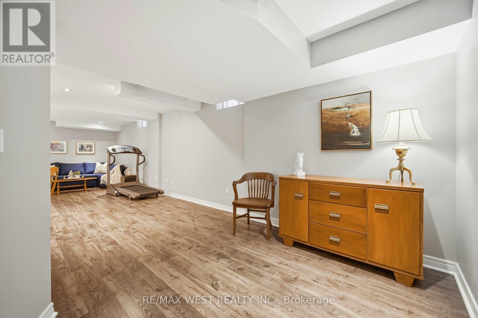 2095 Westmount Drive, Oakville, Ontario  L6M 3P3 - Photo 33 - W12782360