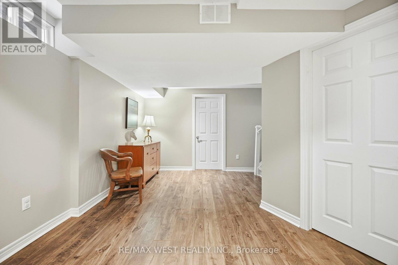 2095 Westmount Drive, Oakville, Ontario  L6M 3P3 - Photo 35 - W12782360