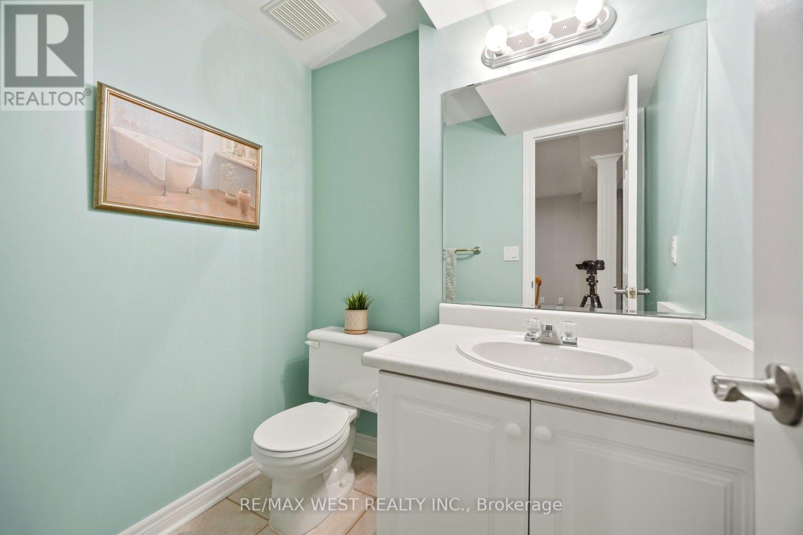 2095 Westmount Drive, Oakville, Ontario  L6M 3P3 - Photo 40 - W12782360