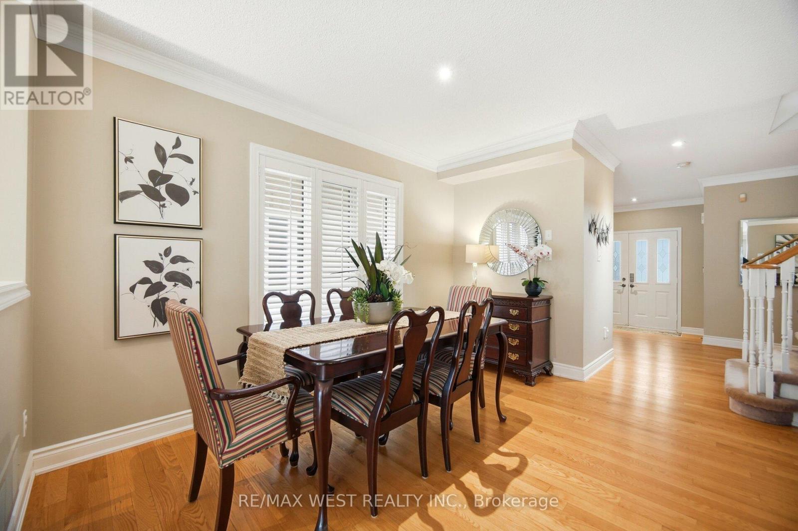 2095 Westmount Drive, Oakville, Ontario  L6M 3P3 - Photo 6 - W12782360