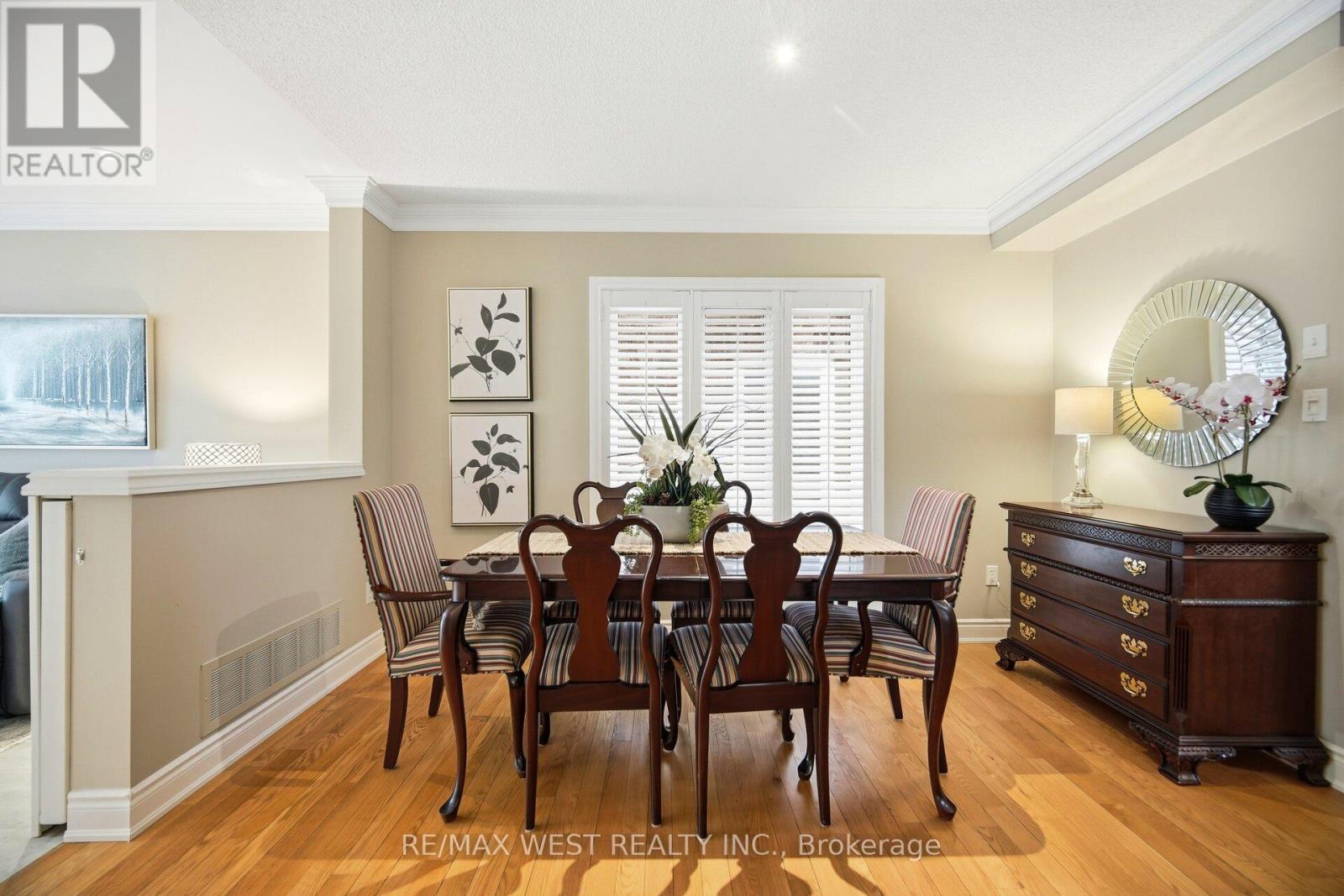 2095 Westmount Drive, Oakville, Ontario  L6M 3P3 - Photo 7 - W12782360