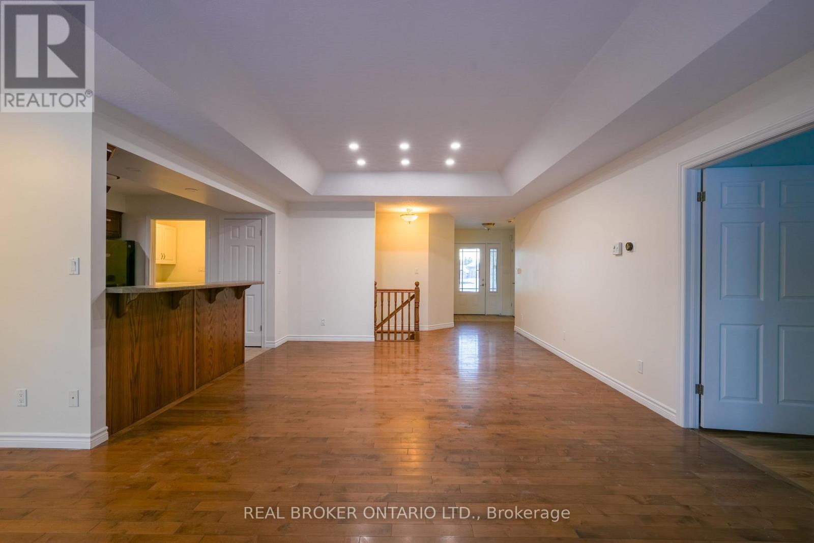 401 Carling Terrace, North Huron, Ontario  N0G 2W0 - Photo 12 - X12782258