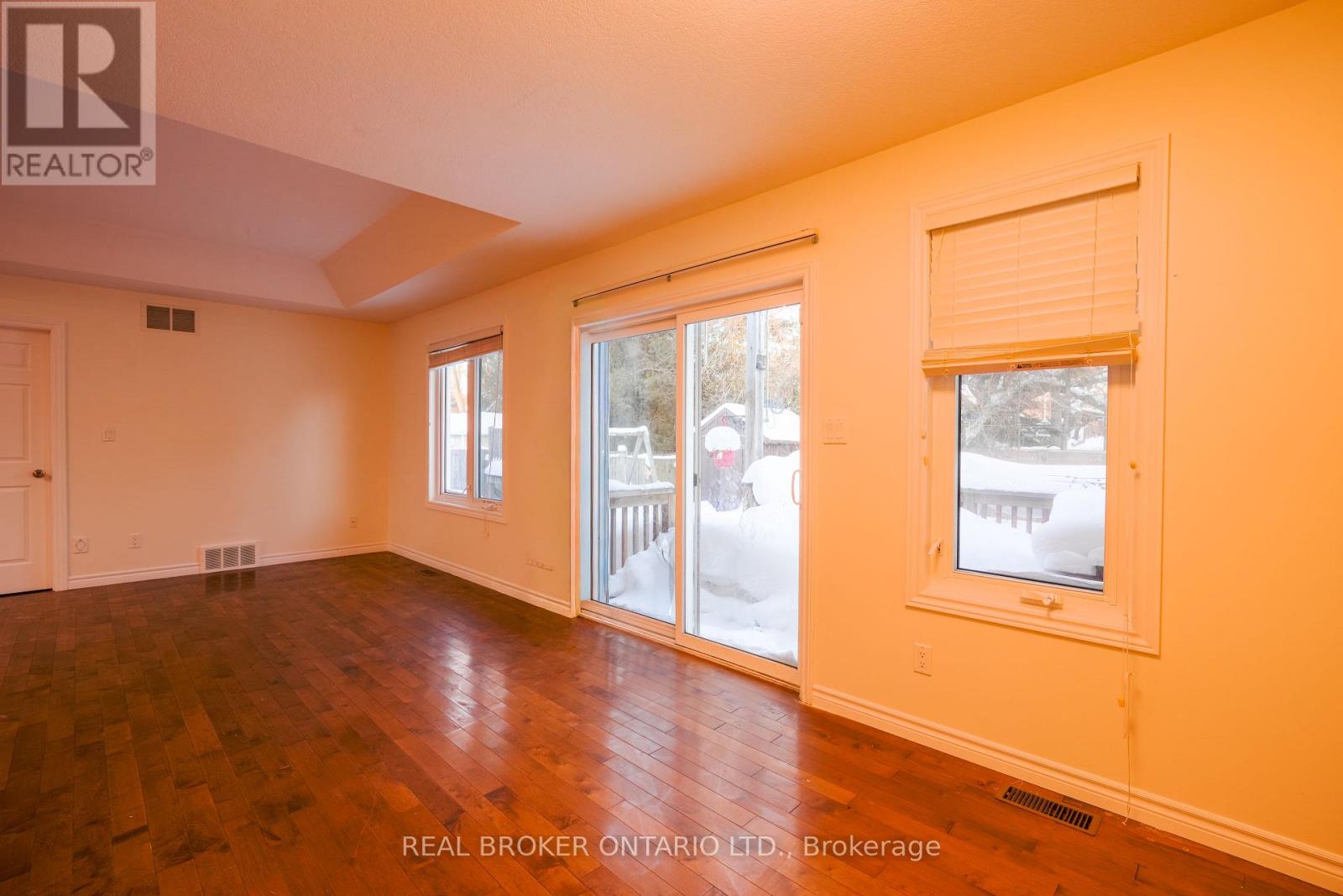 401 Carling Terrace, North Huron, Ontario  N0G 2W0 - Photo 13 - X12782258