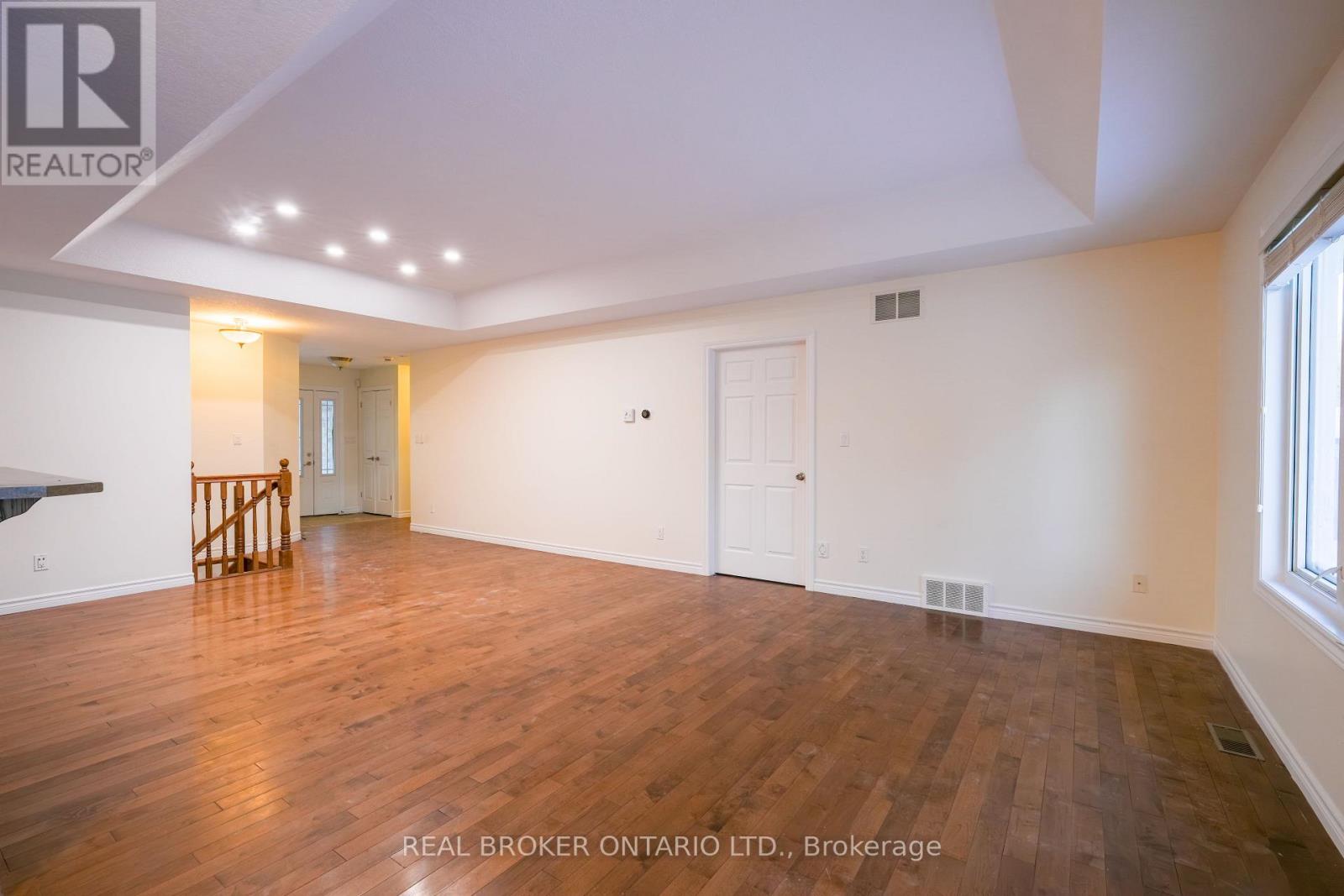 401 Carling Terrace, North Huron, Ontario  N0G 2W0 - Photo 15 - X12782258