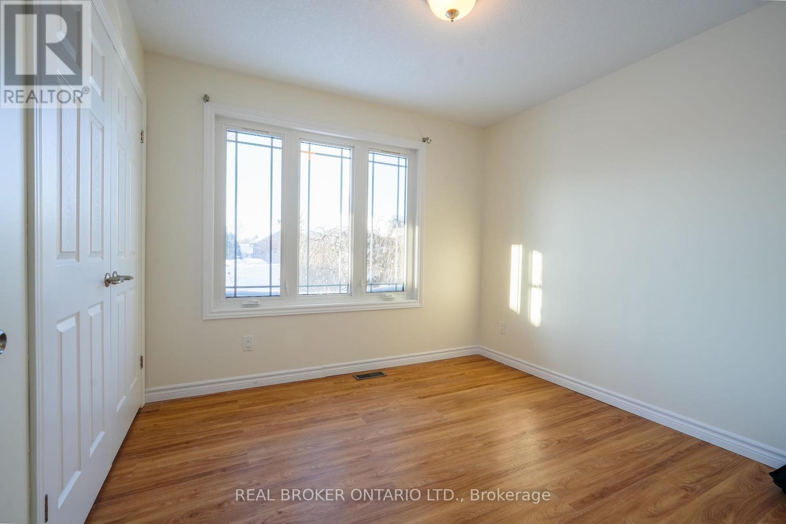 401 Carling Terrace, North Huron, Ontario  N0G 2W0 - Photo 19 - X12782258