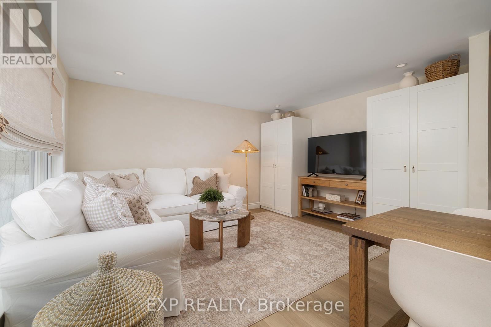 144 Rossford Crescent, Kitchener, Ontario  N2M 2H7 - Photo 4 - X12782304