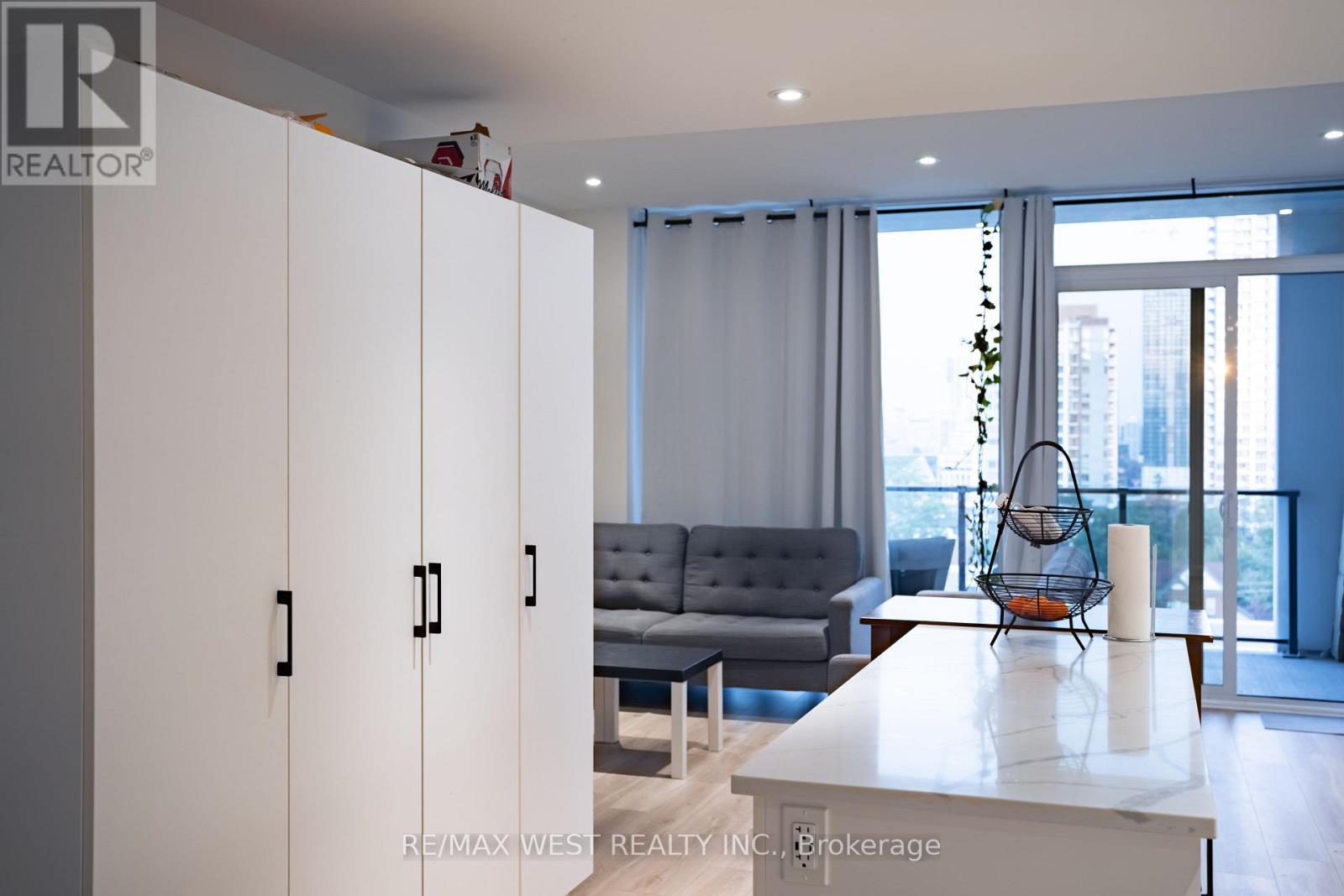 812 - 741 King Street W, Kitchener, Ontario  N2G 0E9 - Photo 5 - X12782336