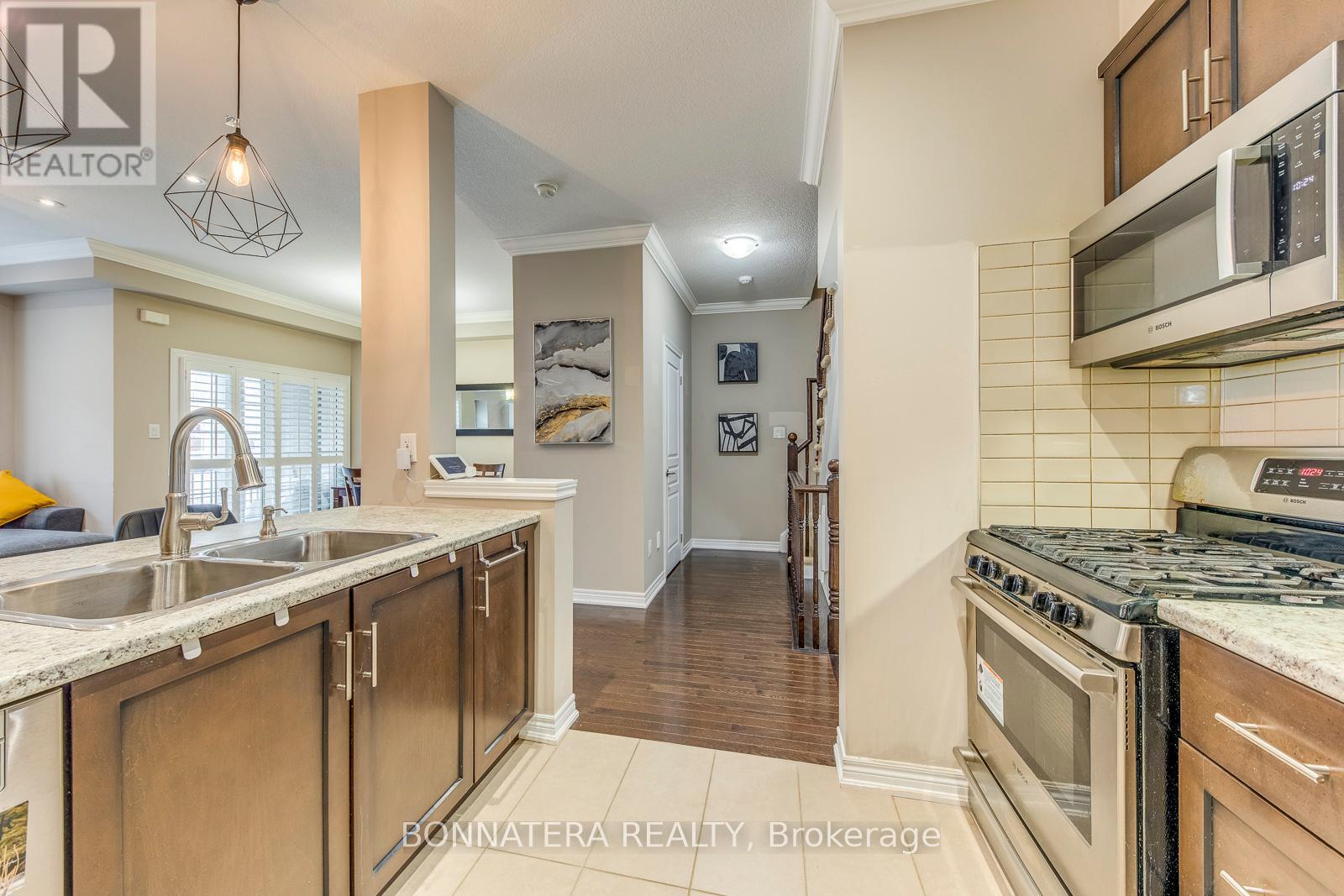 16 - 215 Dundas Street E, Hamilton, Ontario  L8B 0X2 - Photo 11 - X12782358