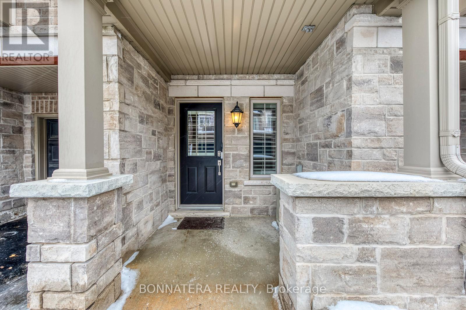 16 - 215 Dundas Street E, Hamilton, Ontario  L8B 0X2 - Photo 2 - X12782358