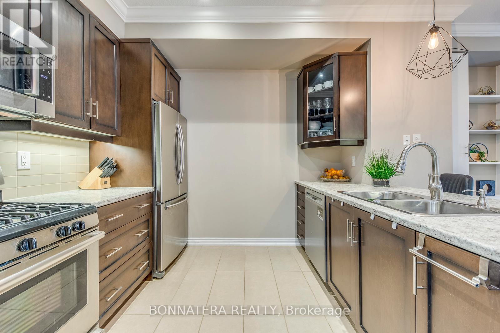 16 - 215 Dundas Street E, Hamilton, Ontario  L8B 0X2 - Photo 8 - X12782358