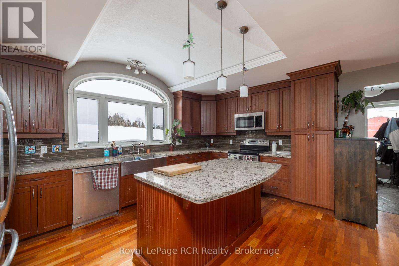 837 7th Avenue, Hanover, Ontario  N4N 2K3 - Photo 6 - X12782508