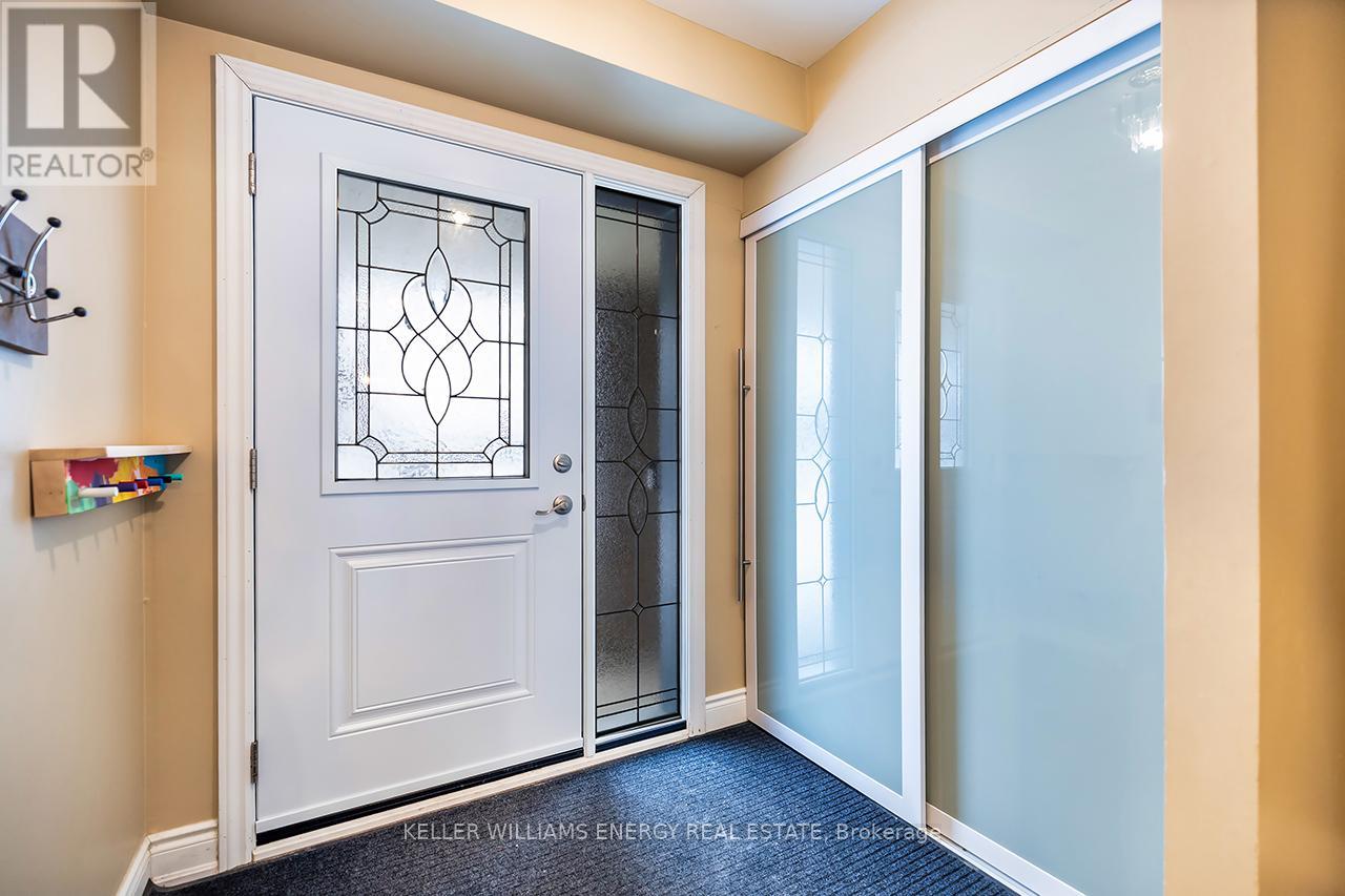 30 Glenmount Court, Whitby, Ontario  L1N 5M8 - Photo 5 - E12782676