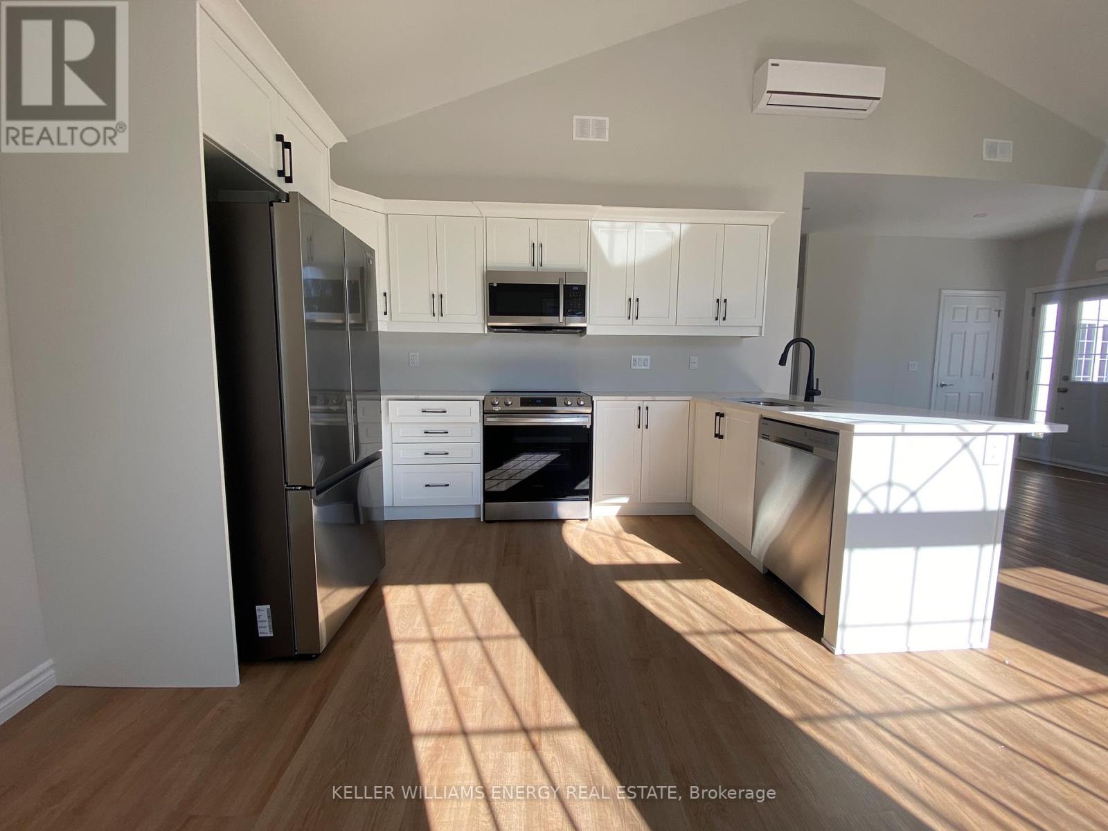 203 - 300 Croft Street, Port Hope, Ontario  L1A 0E1 - Photo 7 - X12782402