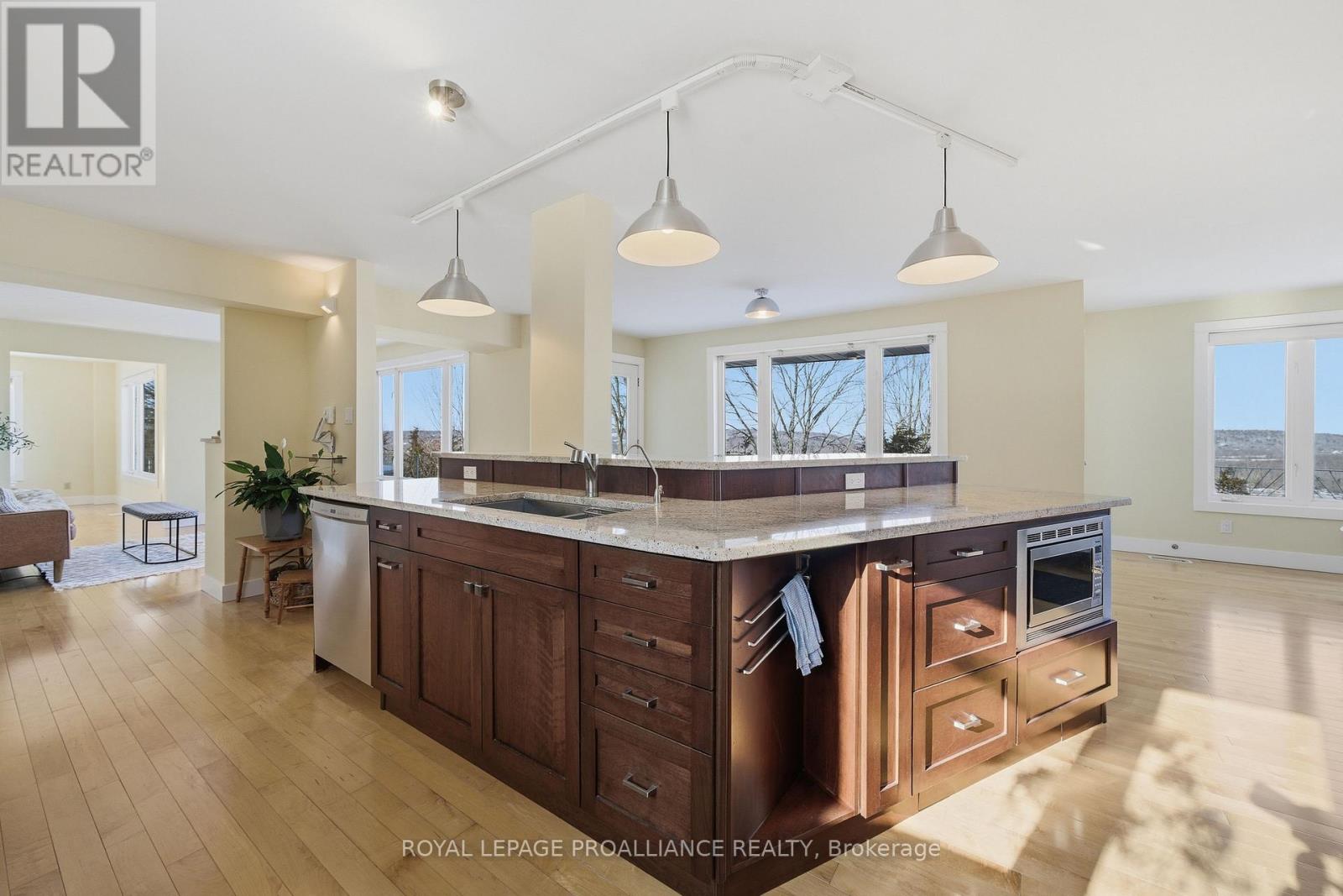 527 Flying Club Road, Quinte West (Sidney Ward), Ontario  K0K 3E0 - Photo 13 - X12782442