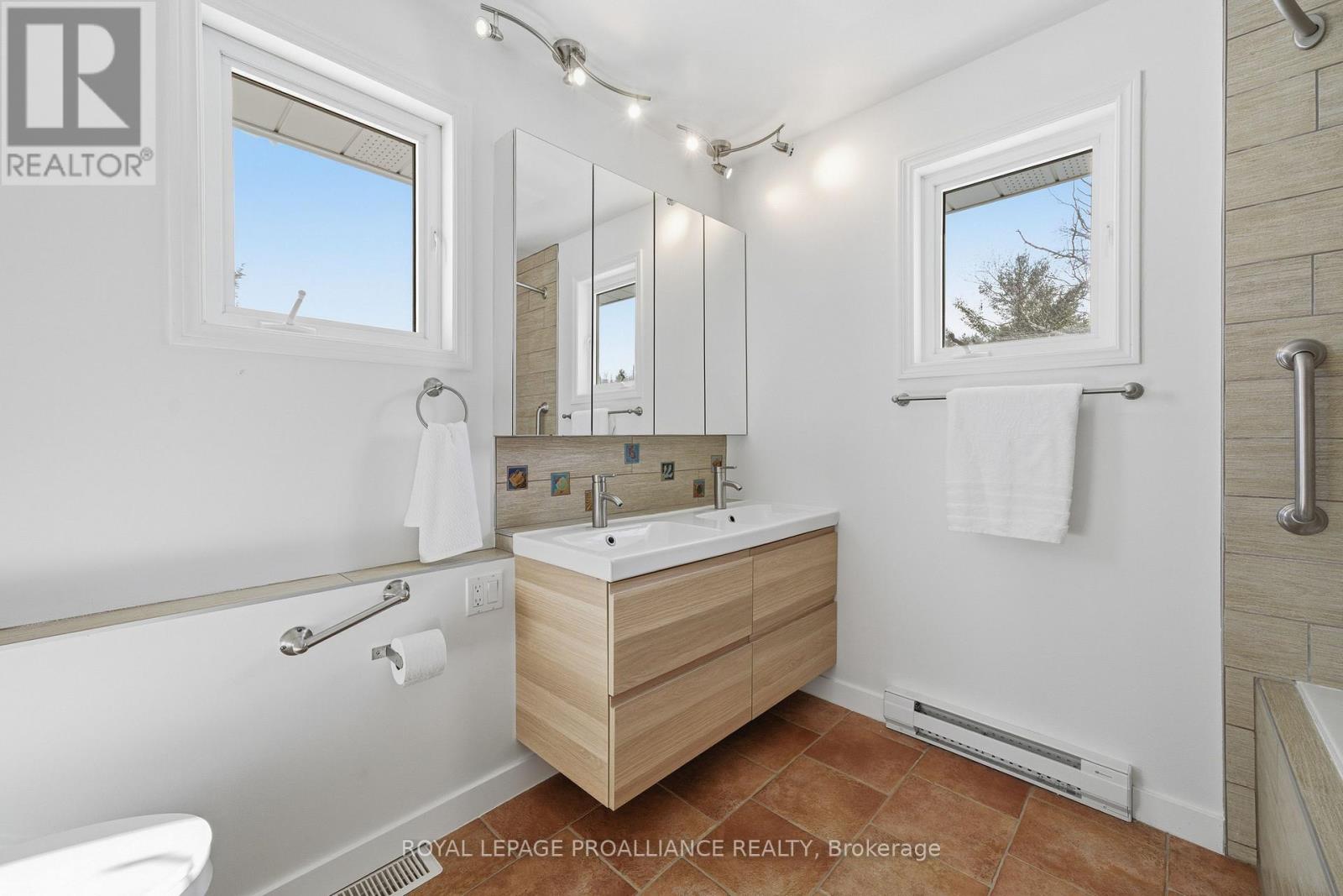 527 Flying Club Road, Quinte West (Sidney Ward), Ontario  K0K 3E0 - Photo 21 - X12782442