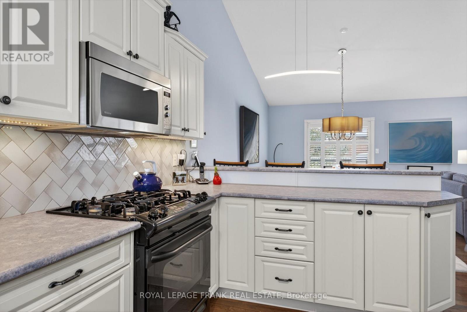 210 - 1742 Ravenwood Drive, Peterborough (Monaghan Ward 2), Ontario  K9K 2R5 - Photo 6 - X12782450