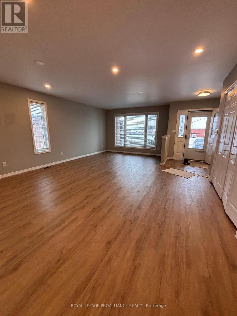 78 Hickory Grove, Belleville (Belleville Ward), Ontario  K8N 5Y6 - Photo 4 - X12782564