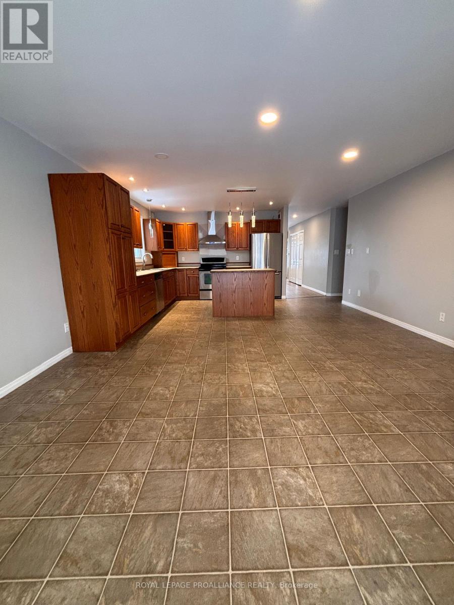 78 Hickory Grove, Belleville (Belleville Ward), Ontario  K8N 5Y6 - Photo 5 - X12782564