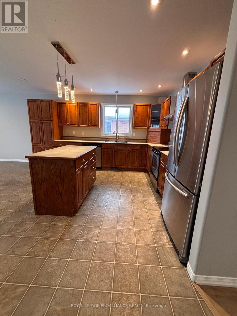 78 Hickory Grove, Belleville (Belleville Ward), Ontario  K8N 5Y6 - Photo 6 - X12782564