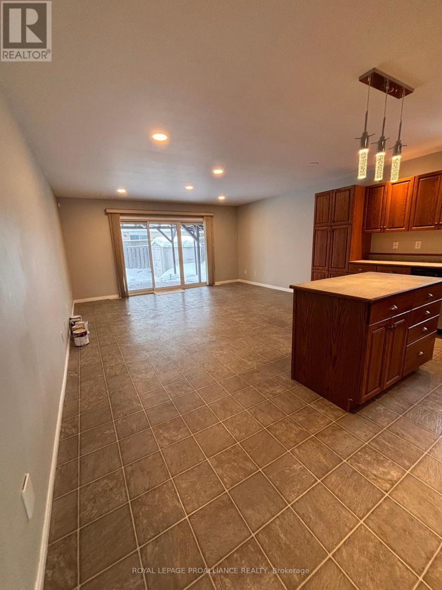 78 Hickory Grove, Belleville (Belleville Ward), Ontario  K8N 5Y6 - Photo 7 - X12782564