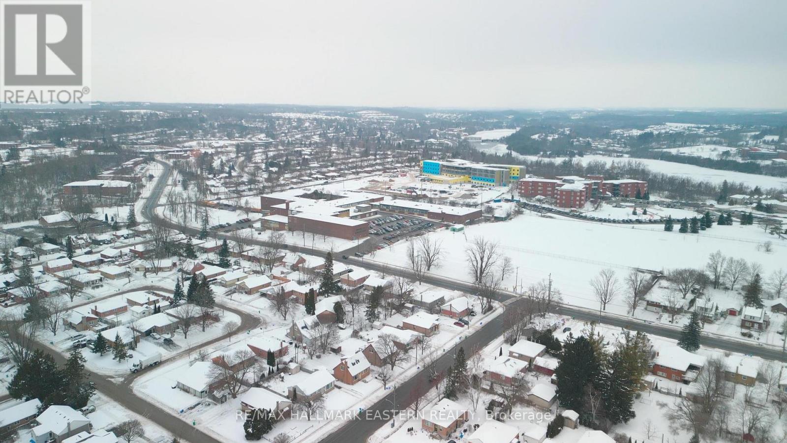 845 Gilbert Street, Peterborough (Northcrest Ward 5), Ontario  K9H 6G6 - Photo 4 - X12782570