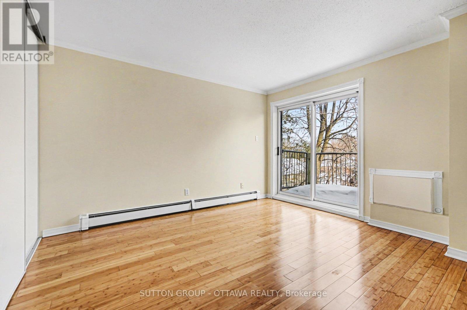 207 Mart Circle, Ottawa, Ontario  K1K 4K2 - Photo 12 - X12782652