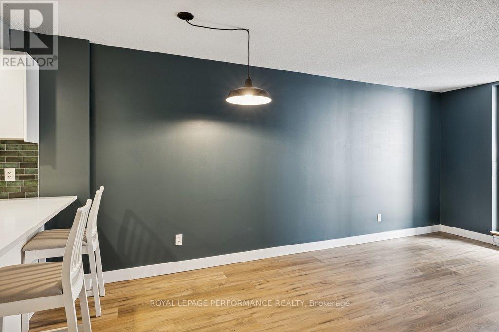 1604 - 475 Laurier Avenue W, Ottawa, Ontario  K1R 7X1 - Photo 11 - X12782696