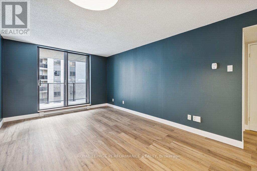 1604 - 475 Laurier Avenue W, Ottawa, Ontario  K1R 7X1 - Photo 9 - X12782696