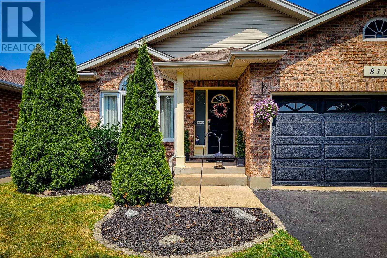 8111 Woodsview Crescent, Niagara Falls, Ontario  L2H 3G3 - Photo 3 - X12782556