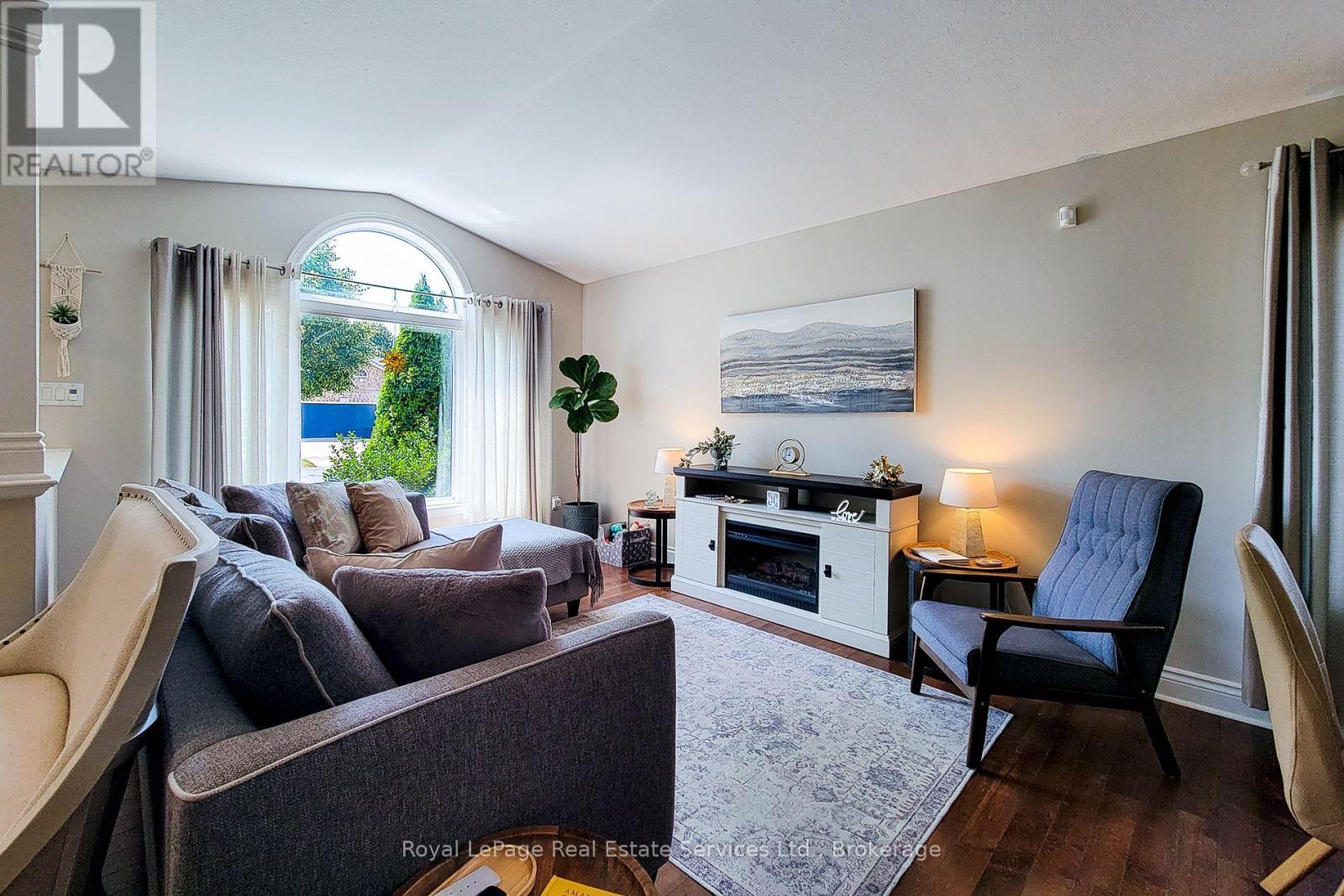 8111 Woodsview Crescent, Niagara Falls, Ontario  L2H 3G3 - Photo 5 - X12782556