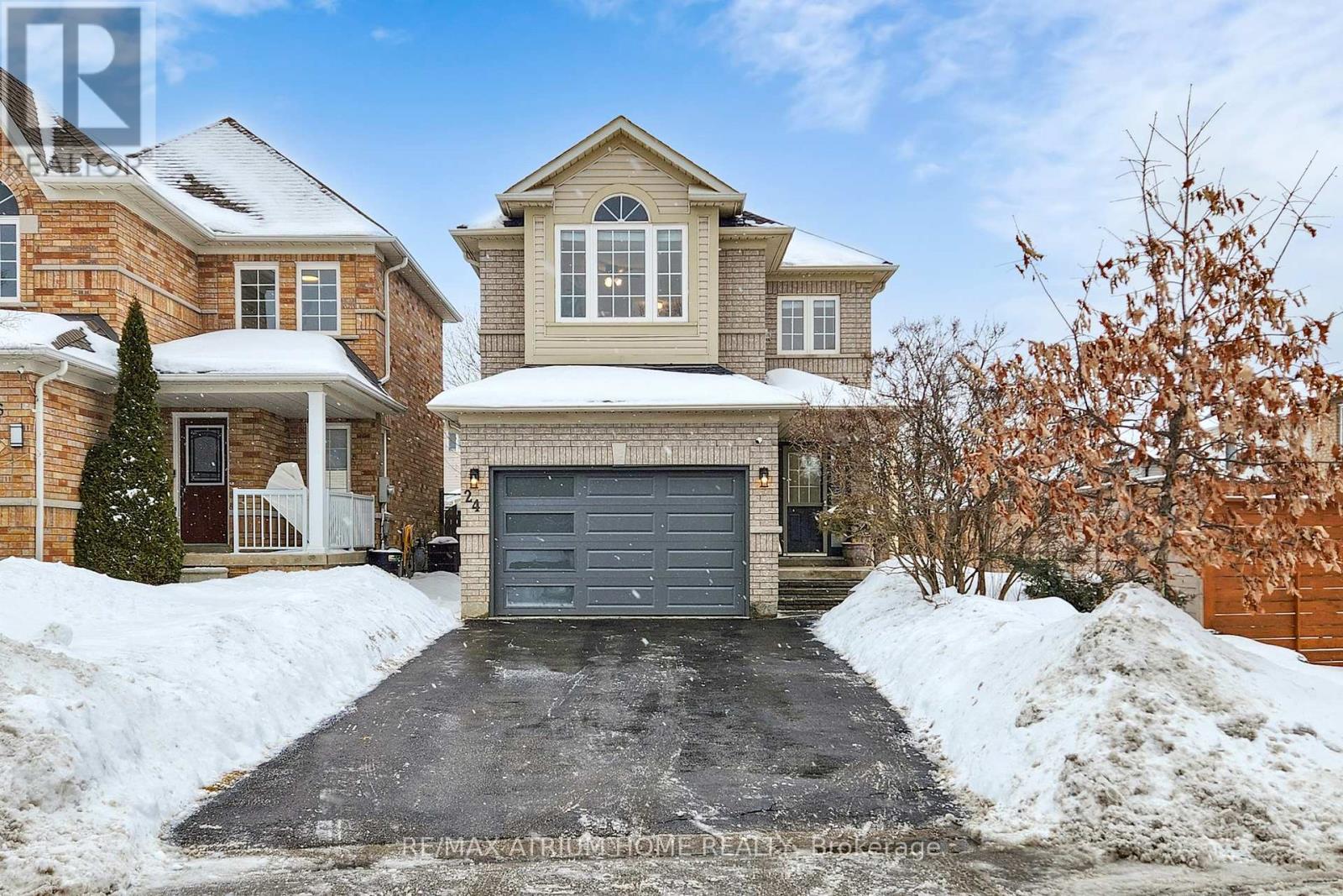 24 Castle Green Drive, Whitby, Ontario  L1R 2P9 - Photo 2 - E12782086