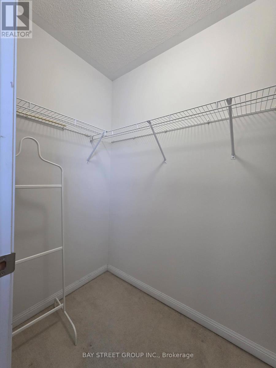 2266 Baronwood Drive, Oakville, Ontario  L6M 0G6 - Photo 16 - W12727704