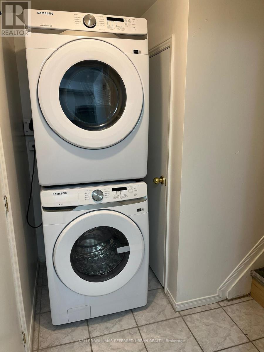 2 - 98 Frontenac Avenue, Toronto, Ontario  M5N 1Z9 - Photo 7 - C12782502