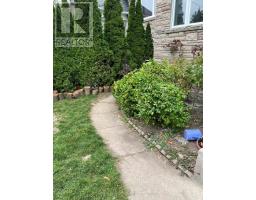 2 - 98 FRONTENAC AVENUE, Toronto, Ontario