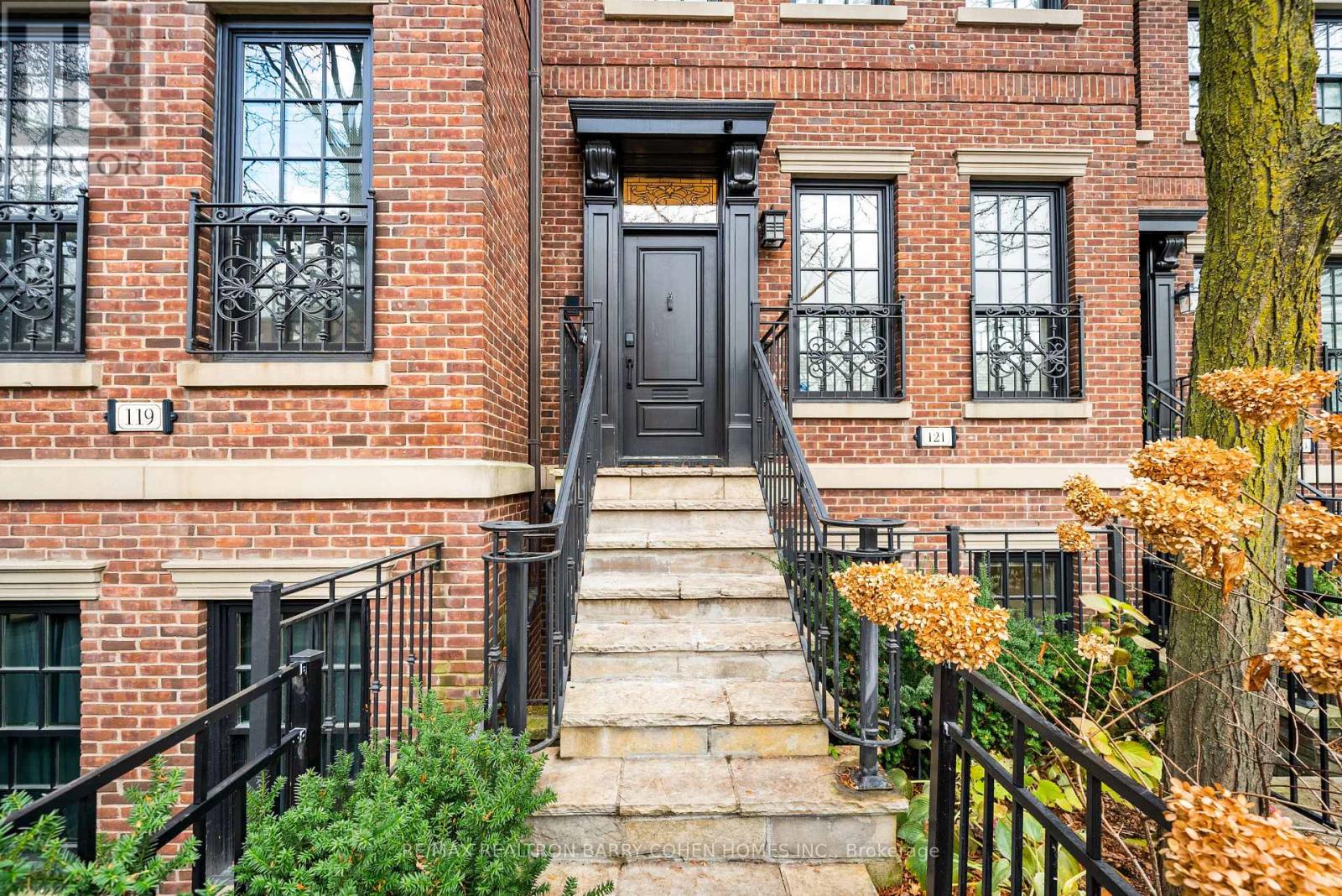 121 Davenport Road, Toronto, Ontario  M5R 1H8 - Photo 2 - C12782654