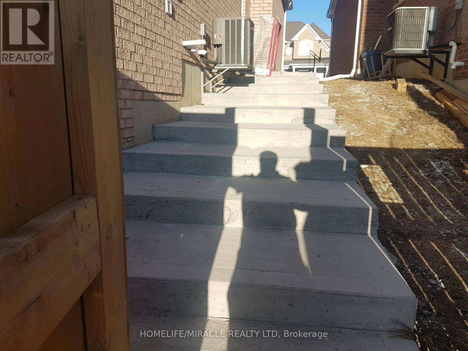 1720 Finkle Drive, Oshawa, Ontario  L1K 0R5 - Photo 3 - E12782462