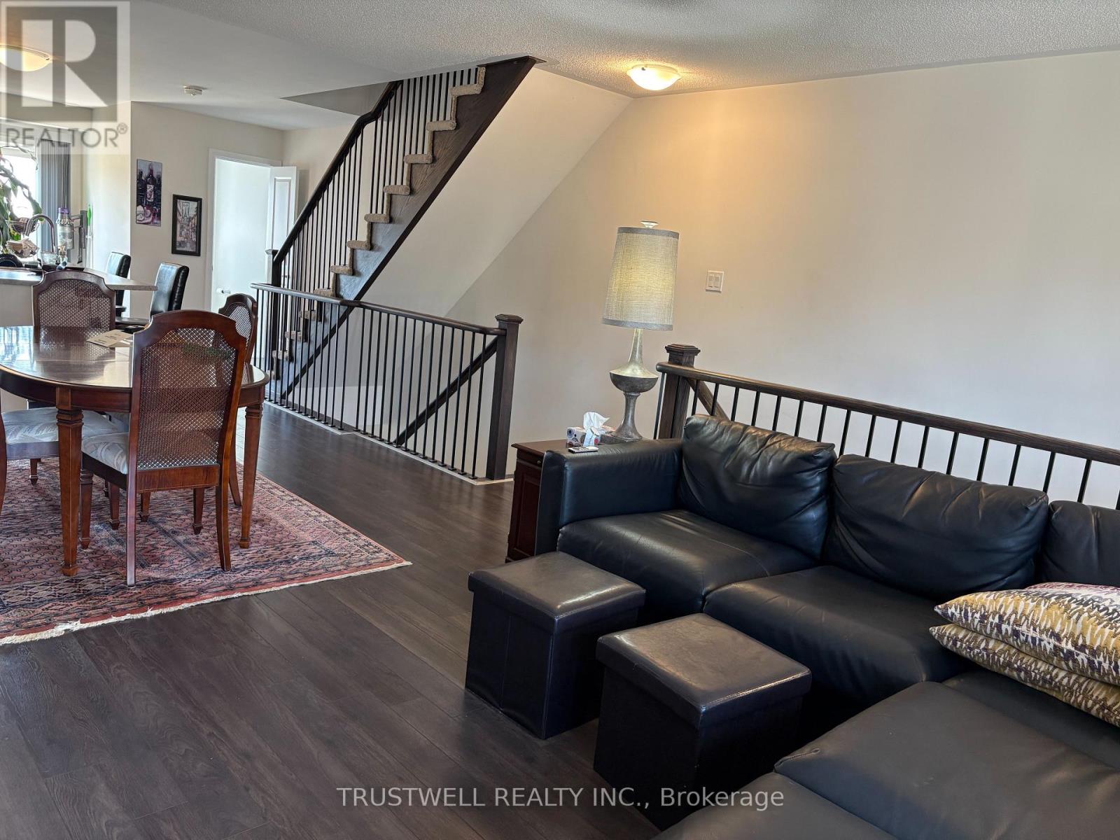 95 Donald Fleming Way, Whitby, Ontario  L1R 0N8 - Photo 3 - E12782486