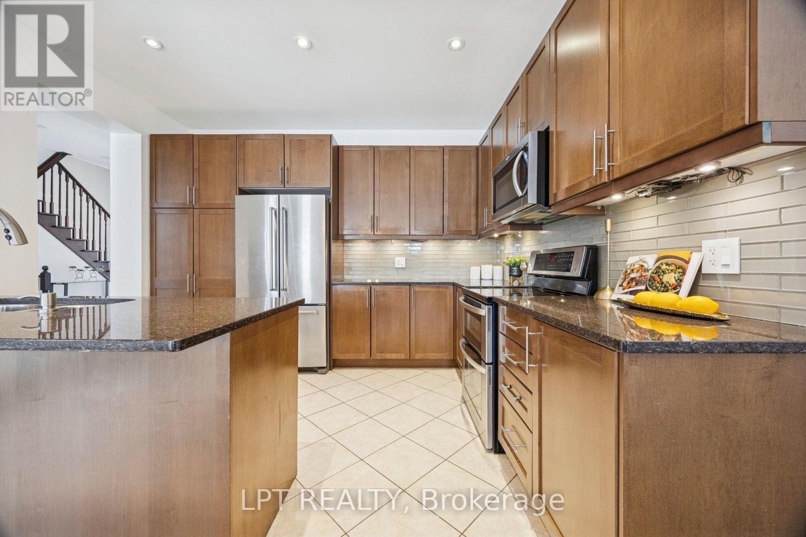 61 Minerva Avenue, Toronto, Ontario  M1M 0C2 - Photo 9 - E12782566