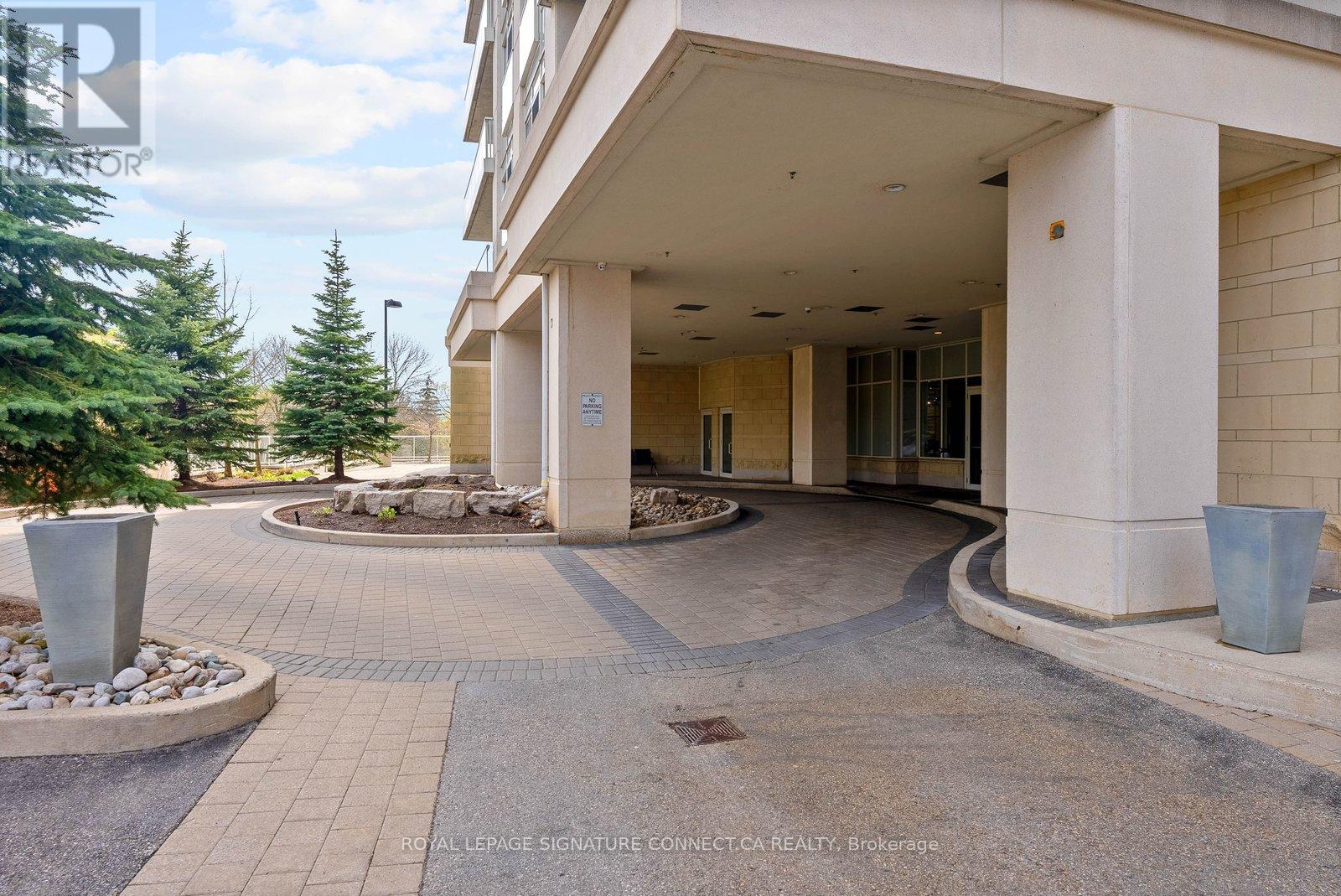 207 - 3865 Lake Shore Boulevard W, Toronto, Ontario  M8W 1R4 - Photo 3 - W12646728