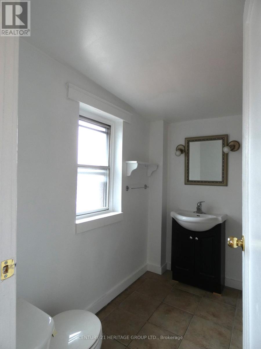 6 - 201 Main Street S, Newmarket, Ontario  L3Y 3Y9 - Photo 6 - N12782398