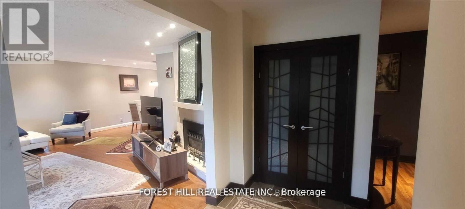 9 Vistaview Boulevard, Vaughan (Uplands), Ontario  L4J 2A5 - Photo 7 - N12782406