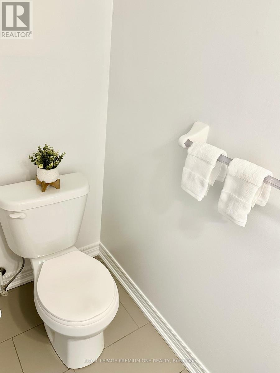 20 - 125 Kayla Street, Vaughan, Ontario  L6A 3P4 - Photo 7 - N12782408