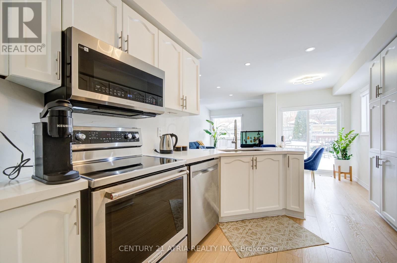 102 Woodroof Crescent, Aurora, Ontario  L4G 7H3 - Photo 12 - N12782414