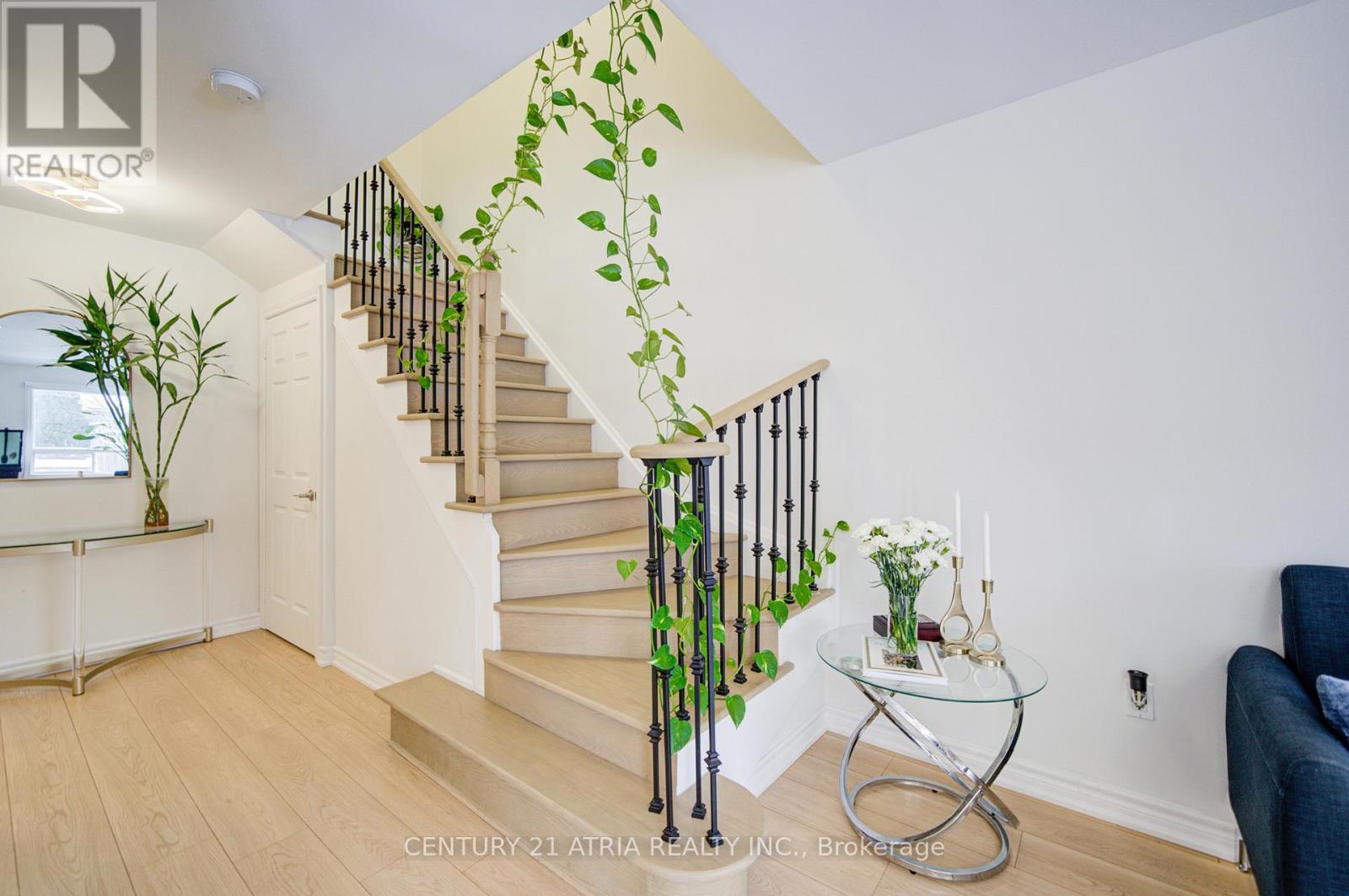 102 Woodroof Crescent, Aurora, Ontario  L4G 7H3 - Photo 16 - N12782414