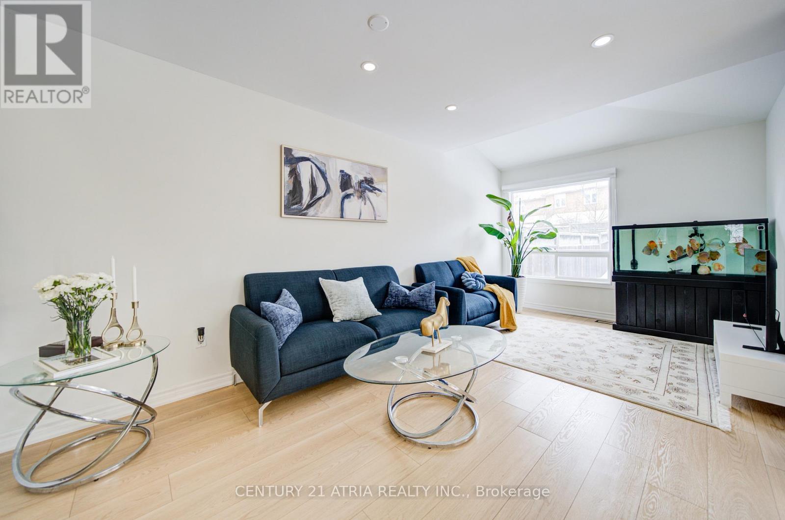 102 Woodroof Crescent, Aurora, Ontario  L4G 7H3 - Photo 17 - N12782414