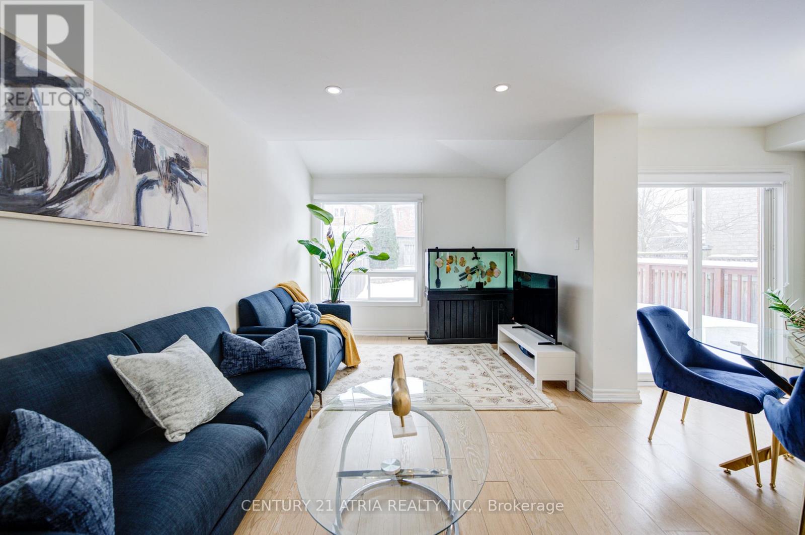 102 Woodroof Crescent, Aurora, Ontario  L4G 7H3 - Photo 19 - N12782414