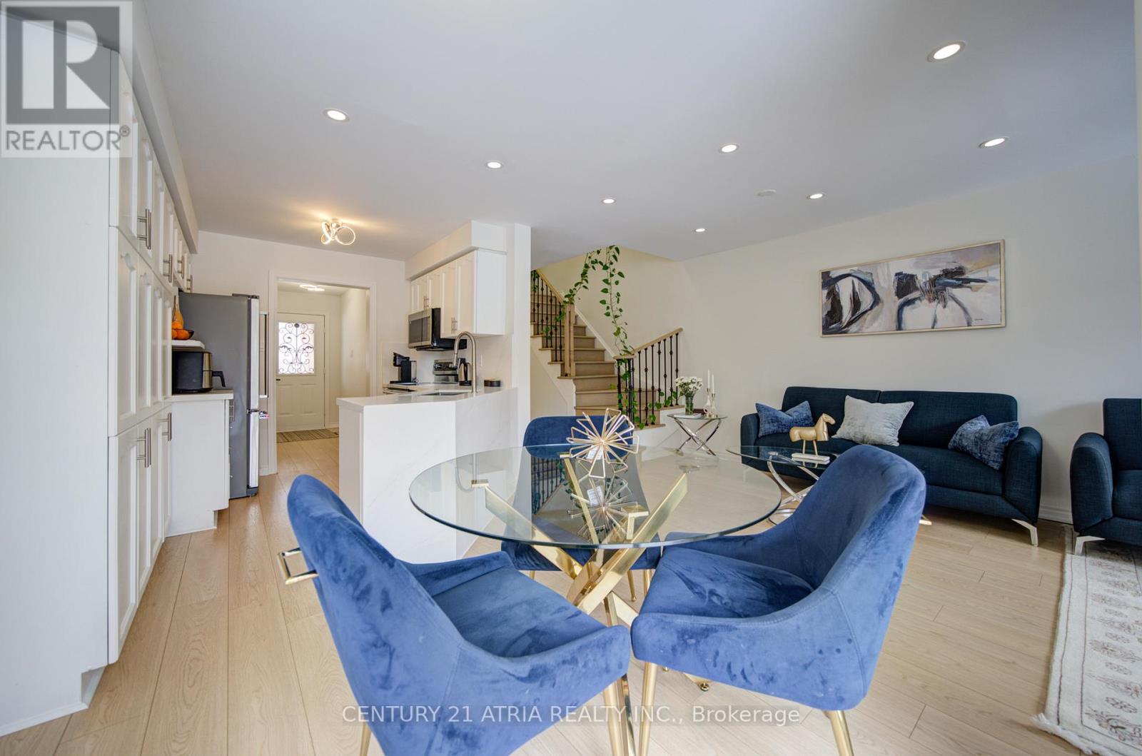 102 Woodroof Crescent, Aurora, Ontario  L4G 7H3 - Photo 23 - N12782414