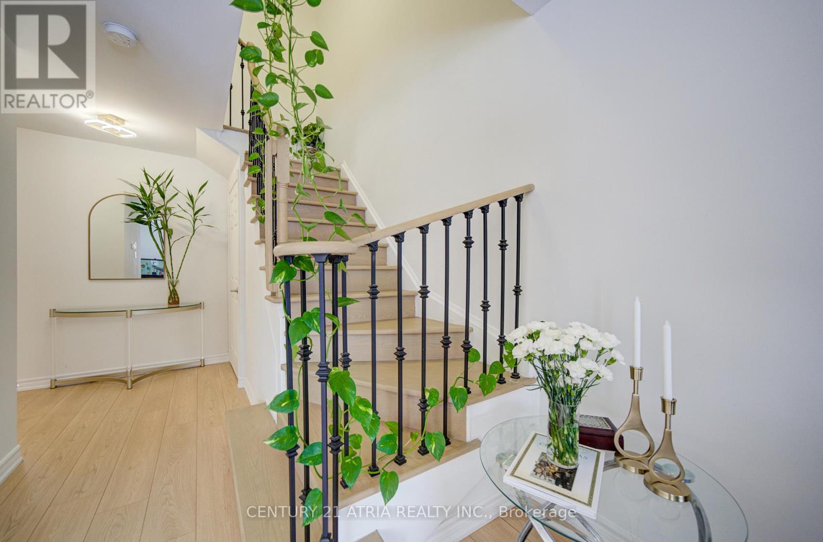 102 Woodroof Crescent, Aurora, Ontario  L4G 7H3 - Photo 25 - N12782414