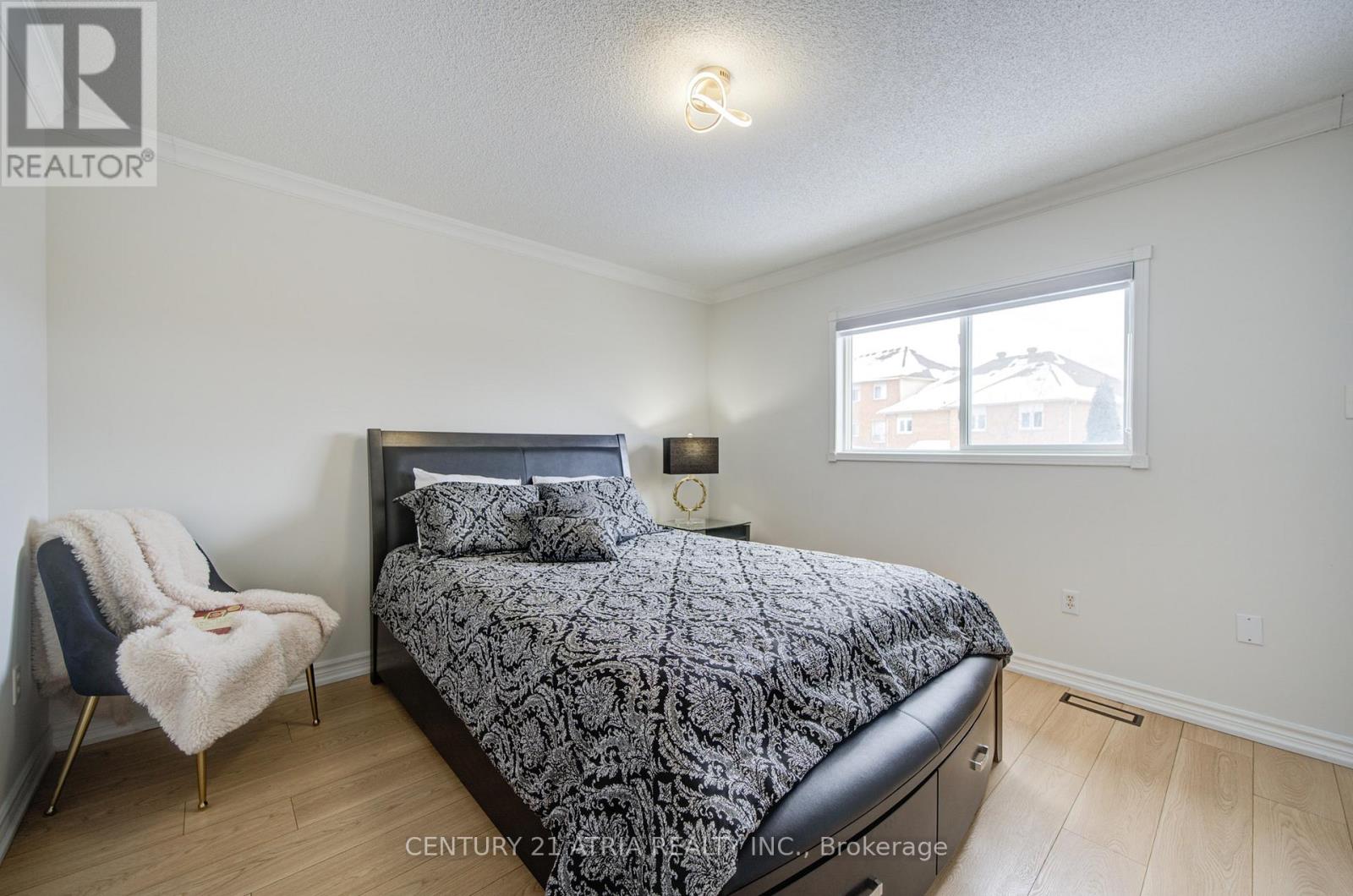 102 Woodroof Crescent, Aurora, Ontario  L4G 7H3 - Photo 28 - N12782414