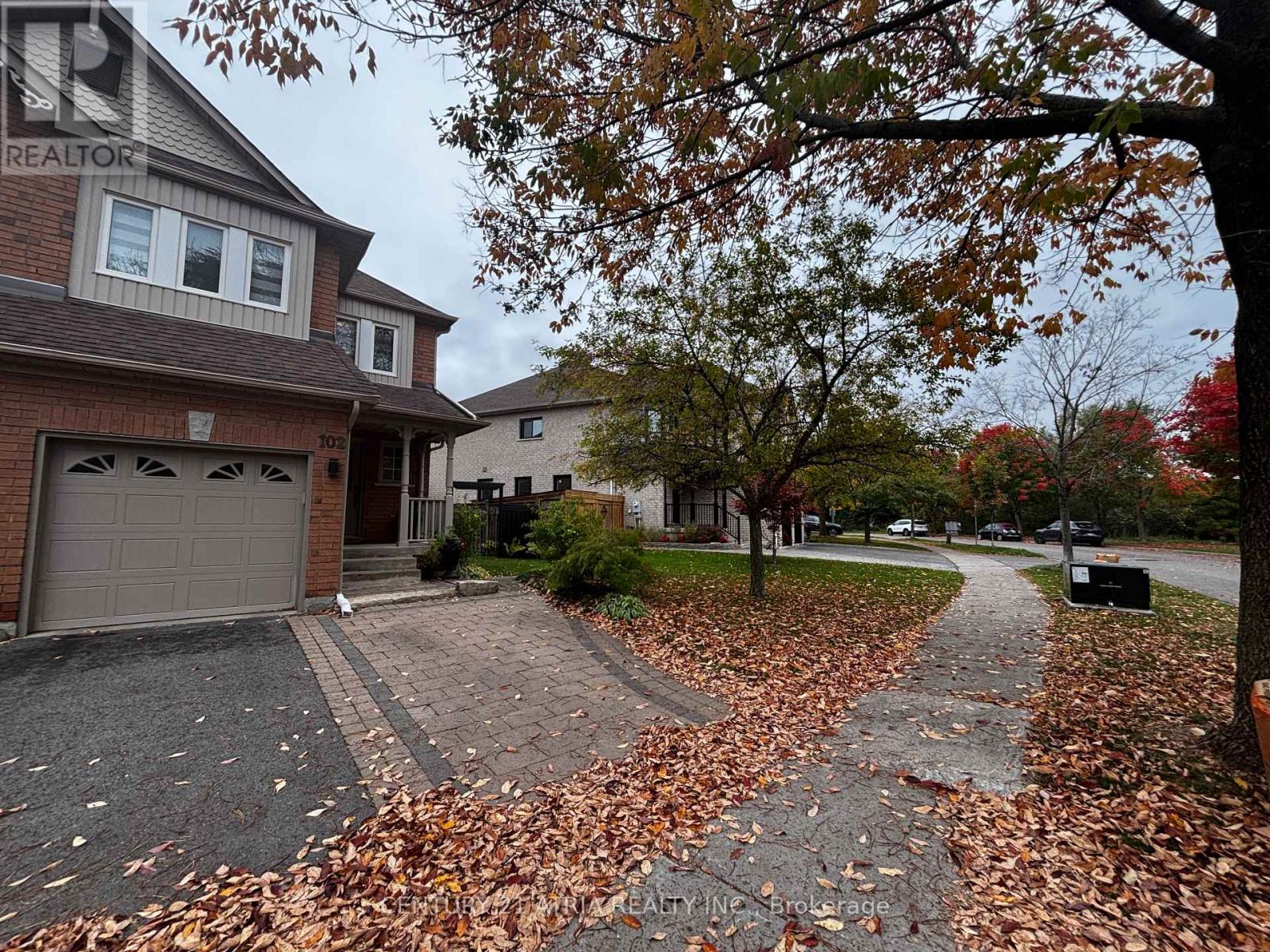 102 Woodroof Crescent, Aurora, Ontario  L4G 7H3 - Photo 3 - N12782414